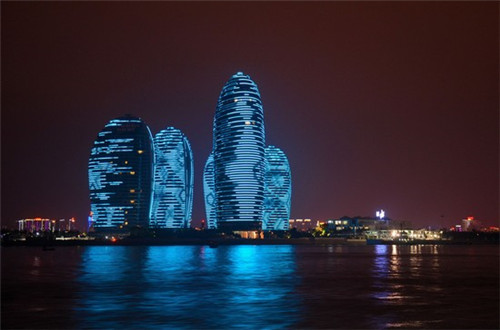 开家杭州小业量贩零食加盟店靠谱吗